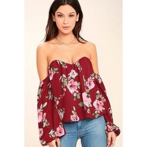 NWT 🗣 LULUS | Red In Your Arms Floral Top